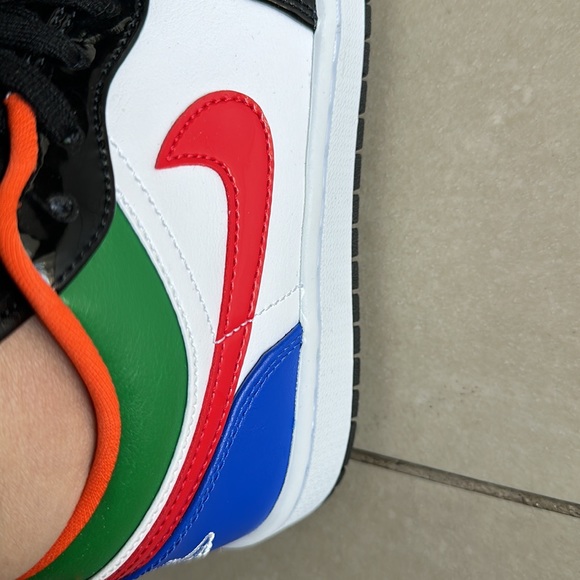 NIKE JORDAN SHOES - Picture 3 of 4